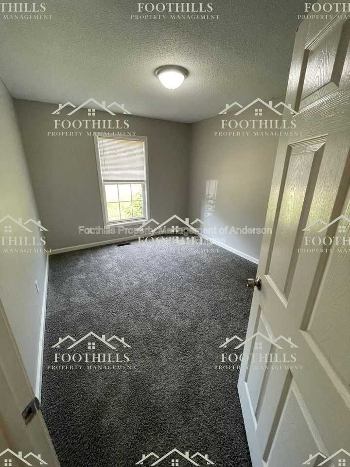 103 Ashton Ln - Photo 3 of 11