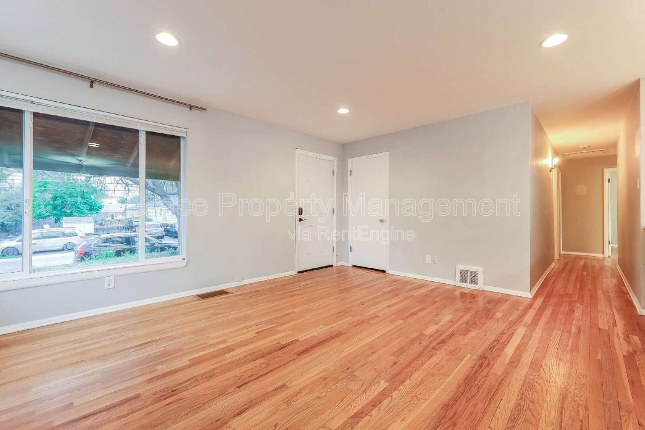 1842 S Dahlia St - Photo 4 of 16