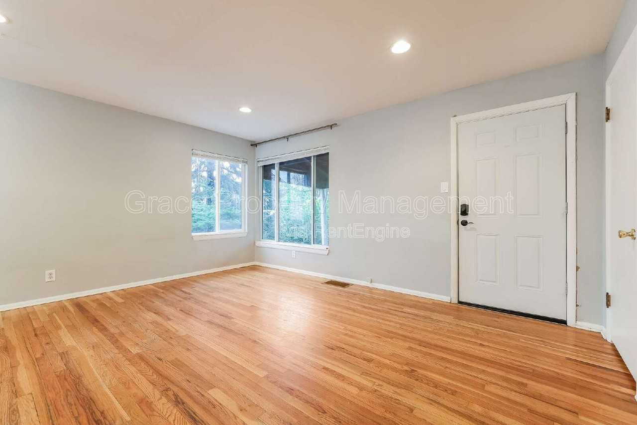 1842 S Dahlia St - Photo 5 of 16