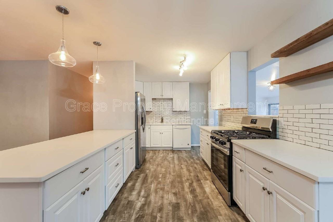 1842 S Dahlia St - Photo 7 of 16