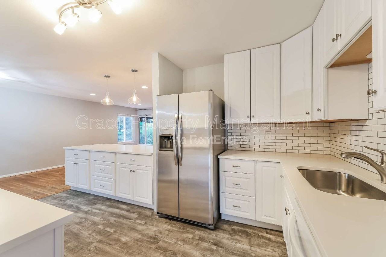 1842 S Dahlia St - Photo 7 of 21