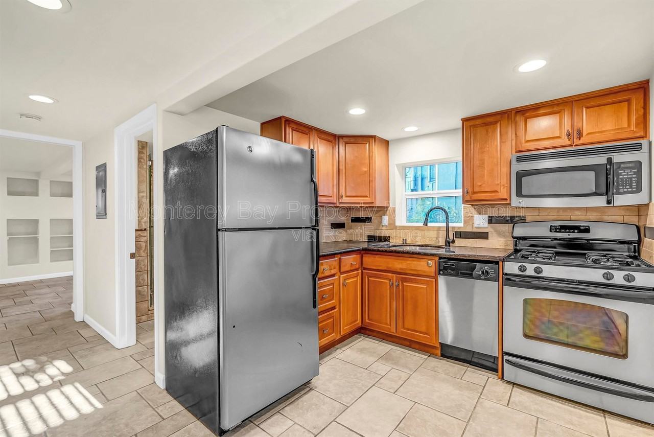 671 Mermaid Ave #1 - Photo 4 of 12