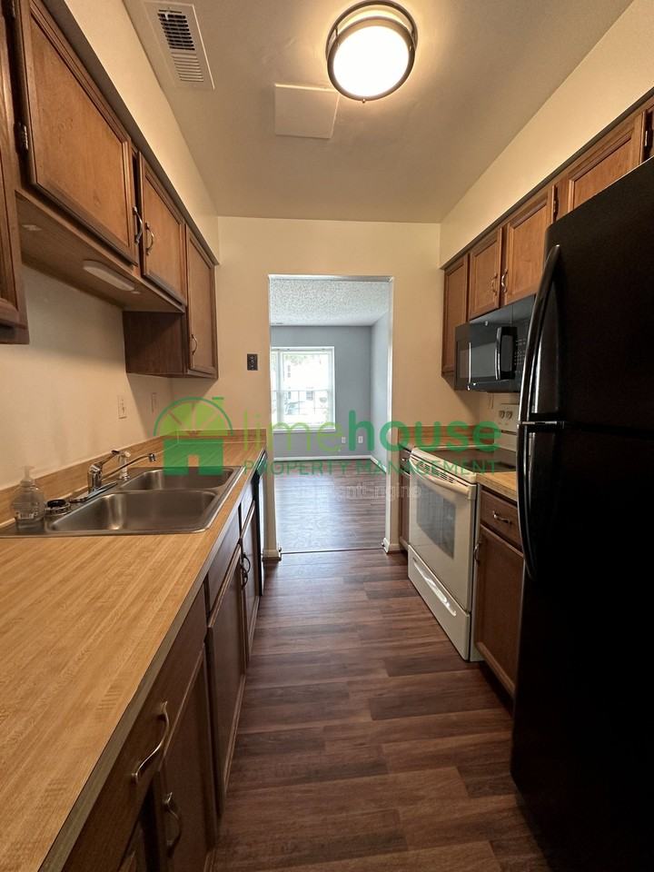 1318 River Birch Run S - Photo 5 of 20