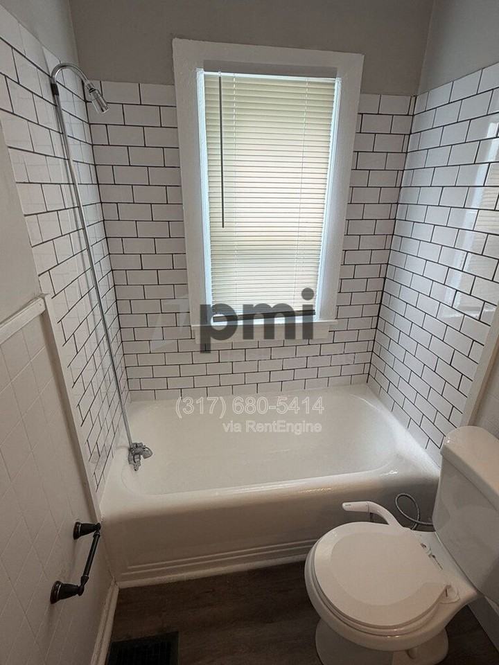 1512 N Gladstone Ave #1510-1510 - Photo 6 of 30
