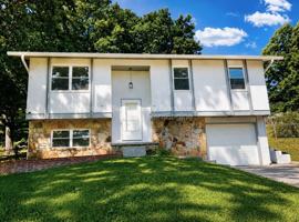 featured image of 6814 Trousdale Rd