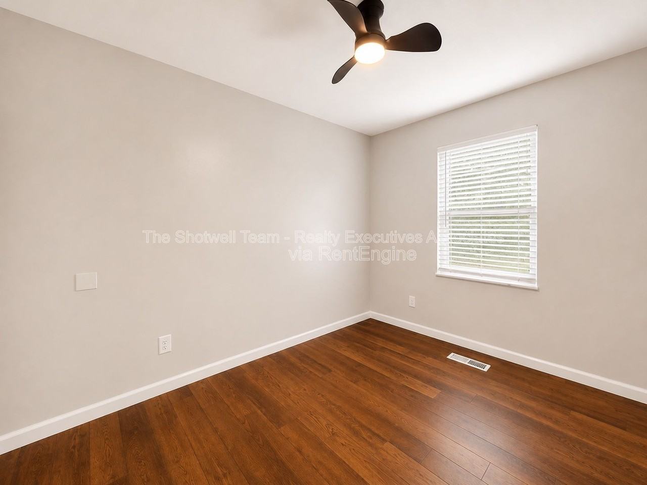 6814 Trousdale Rd - Photo 7 of 13