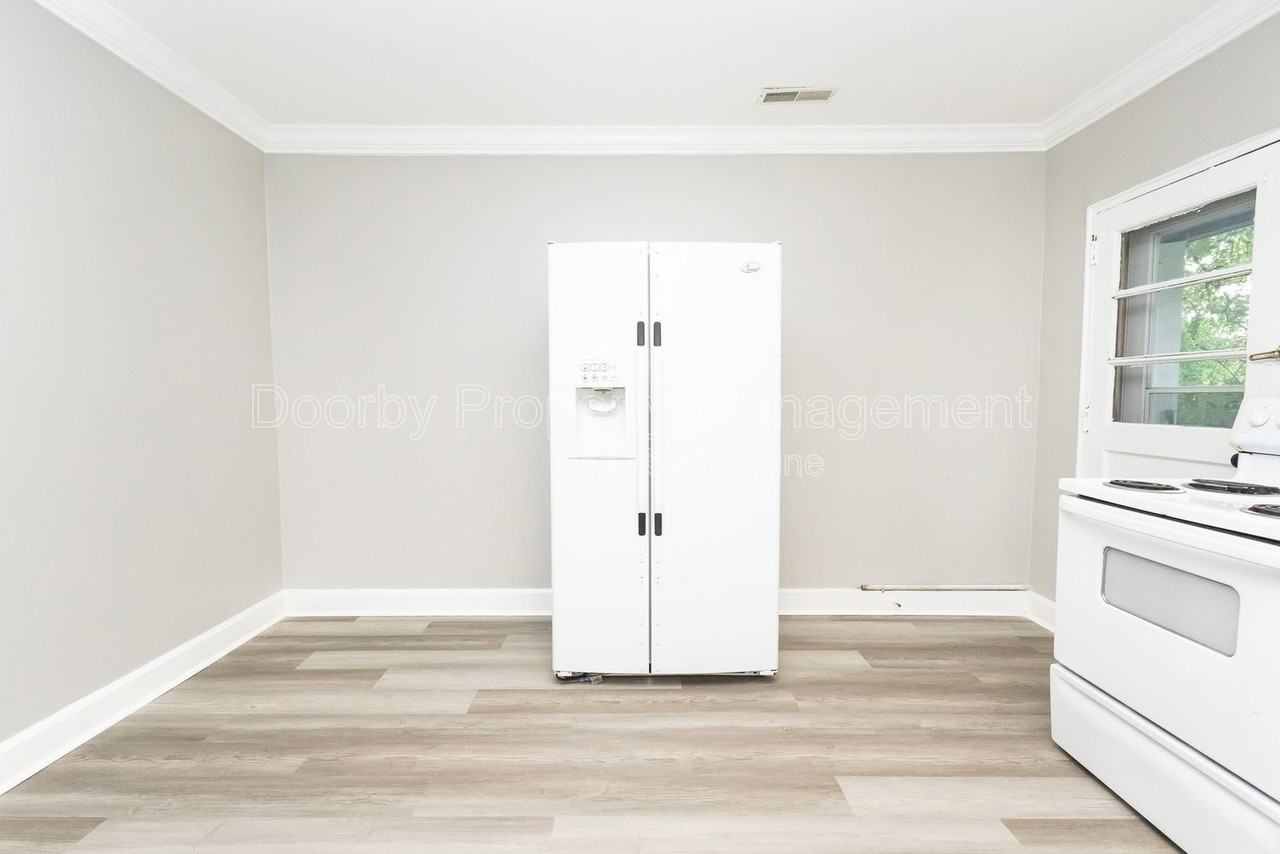 1301 N Orchard Knob Ave - Photo 7 of 13