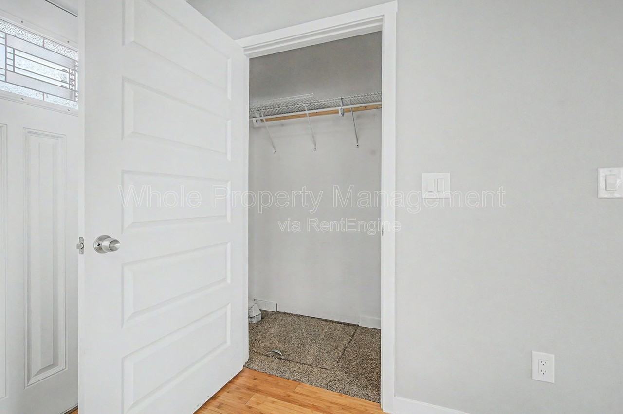 5803 Poplar St - Photo 3 of 27