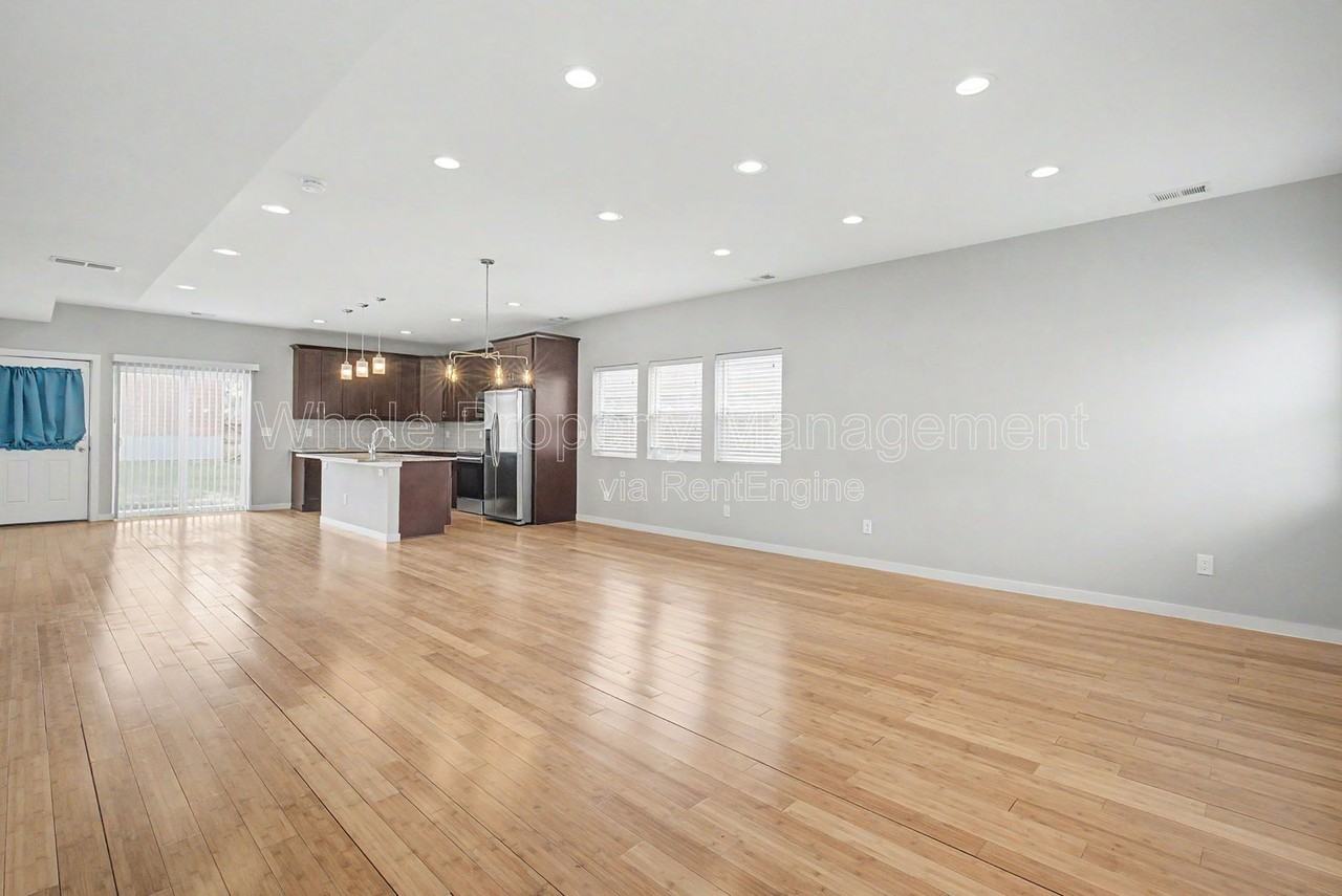 5803 Poplar St - Photo 6 of 27