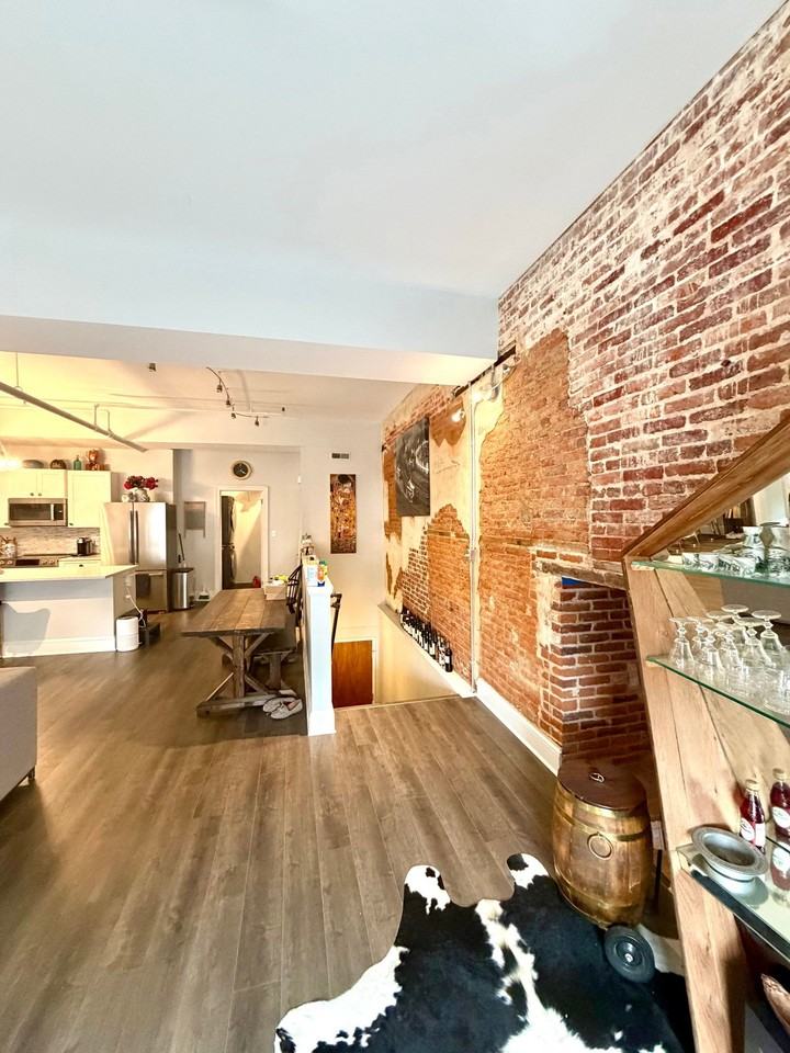 231 N Shippen St #224 - Photo 3 of 17