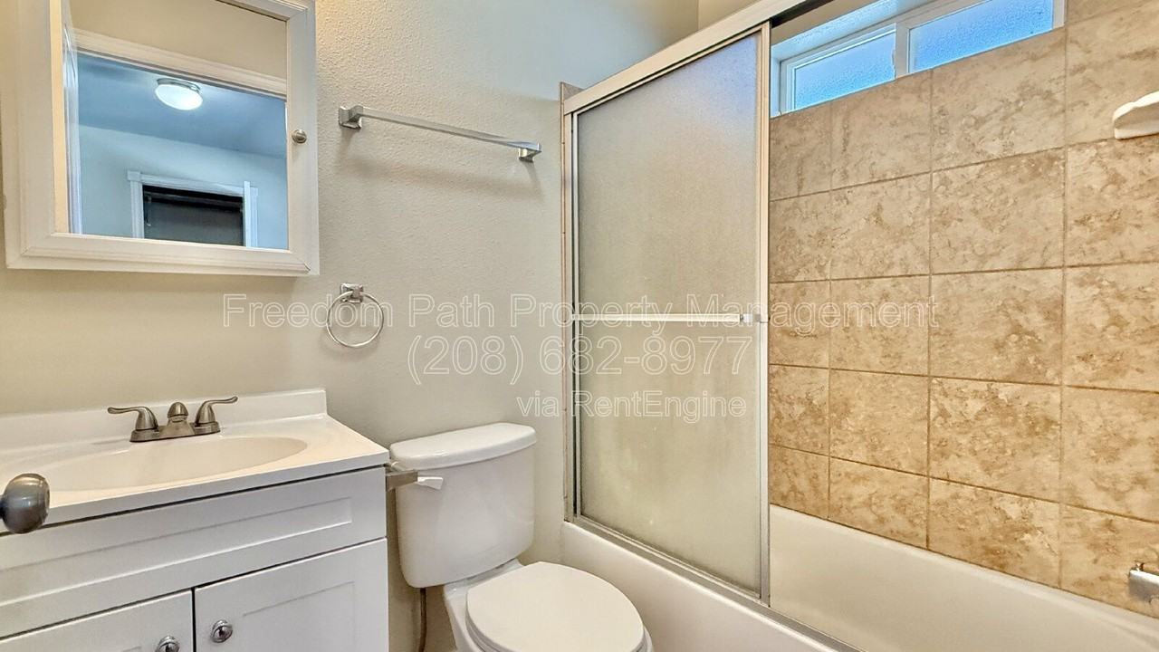 1212 E Sherman Ave - Photo 7 of 12