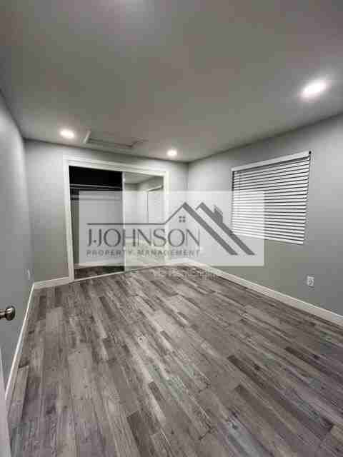 320 W Whittier Ave - Photo 2 of 7