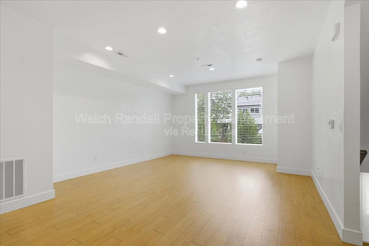 1315 E Crandall Ave #205 - Photo 4 of 23