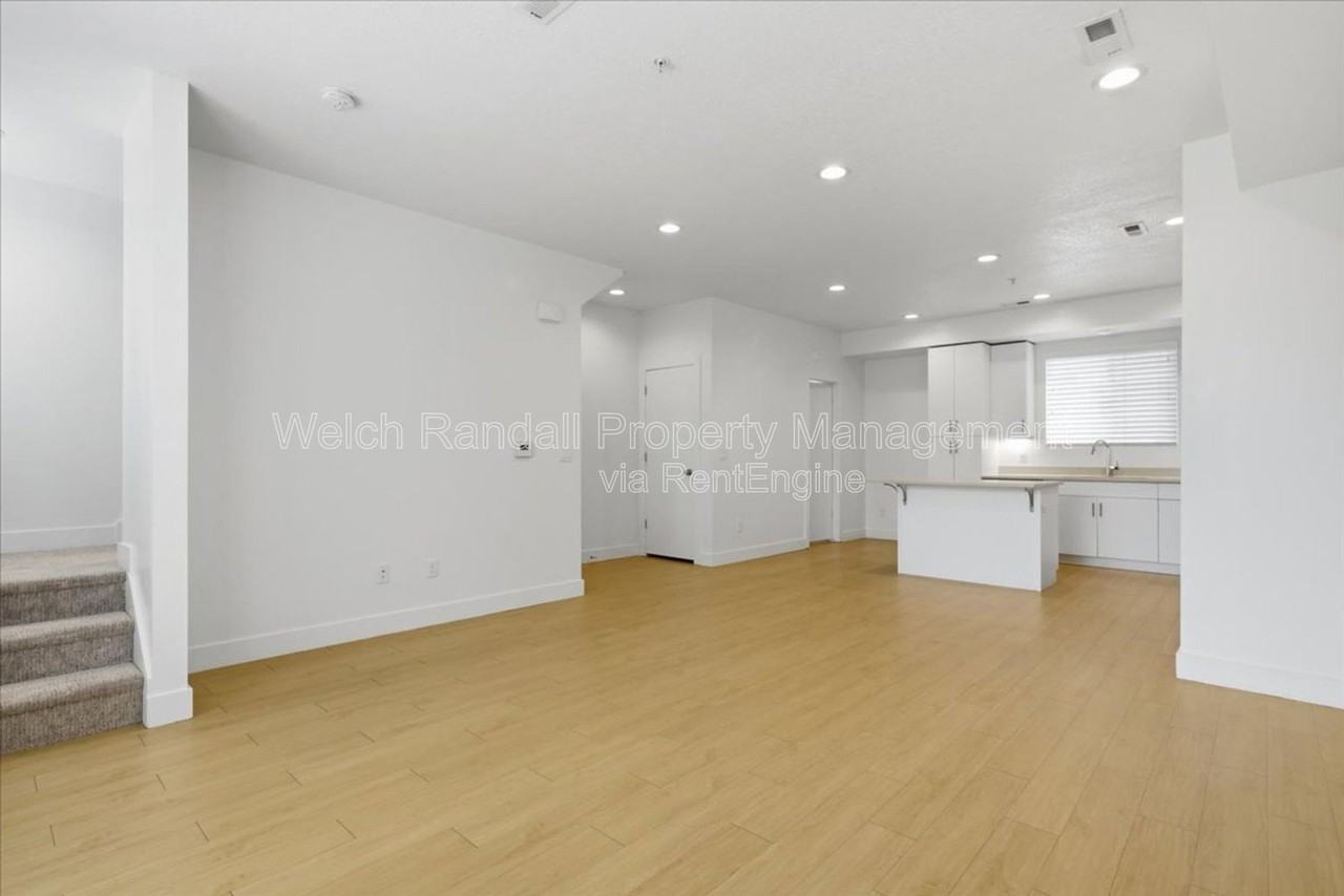 1315 E Crandall Ave #205 - Photo 5 of 23
