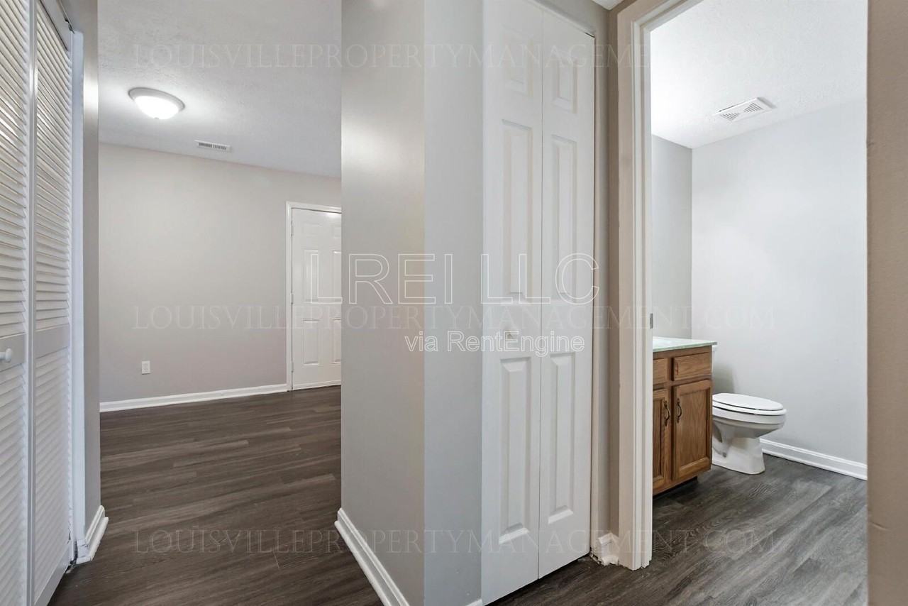184 Cannon Ct #2 - Photo 3 of 14