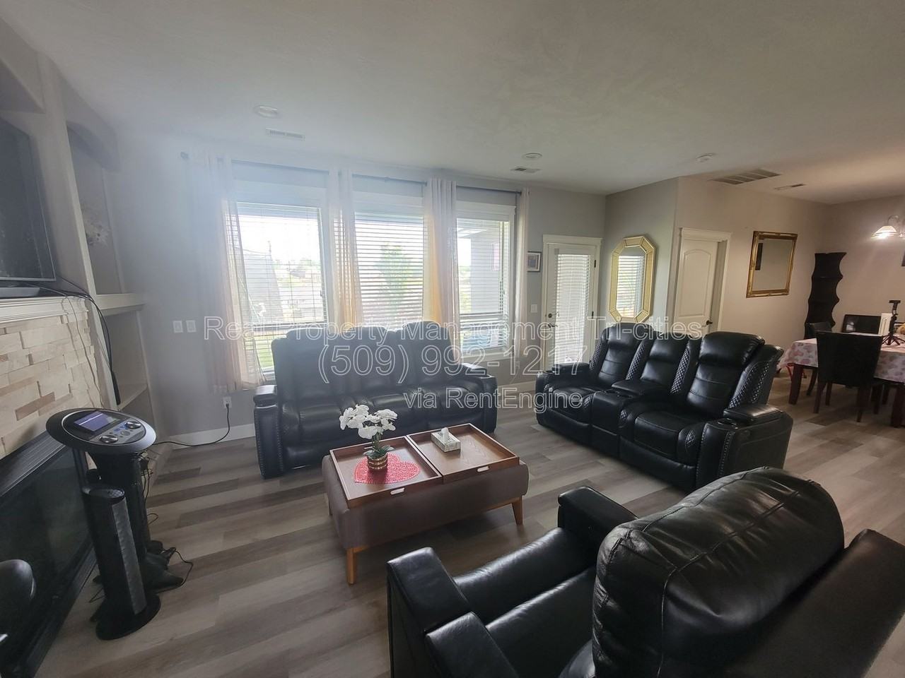 4801 Pinehurst Dr - Photo 3 of 15