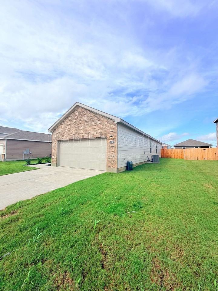 12807 Prairie Vly - Photo 3 of 24