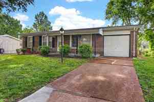 featured image of 1310 Petite Dr