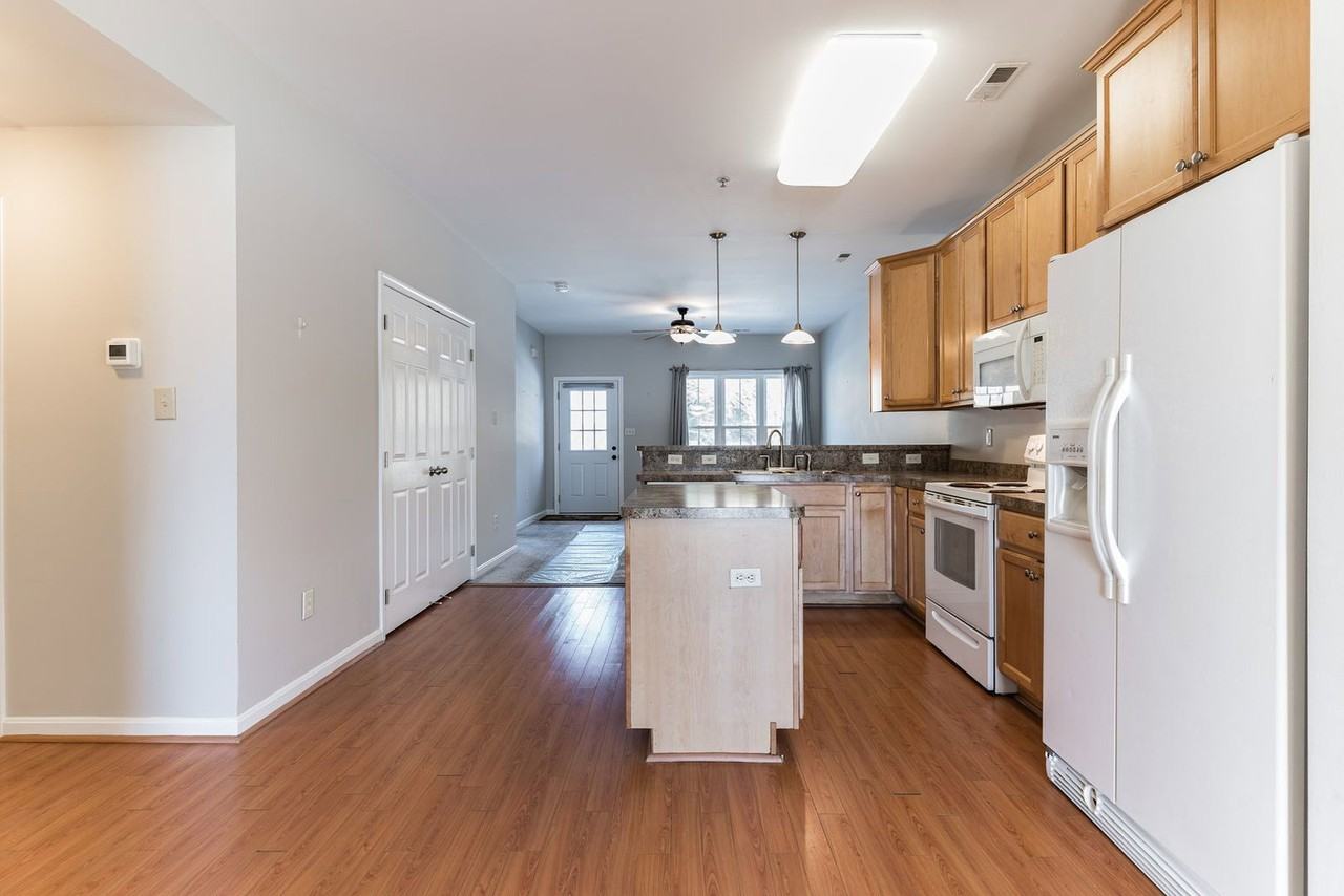 22539 Chickadee Cir - Photo 4 of 15