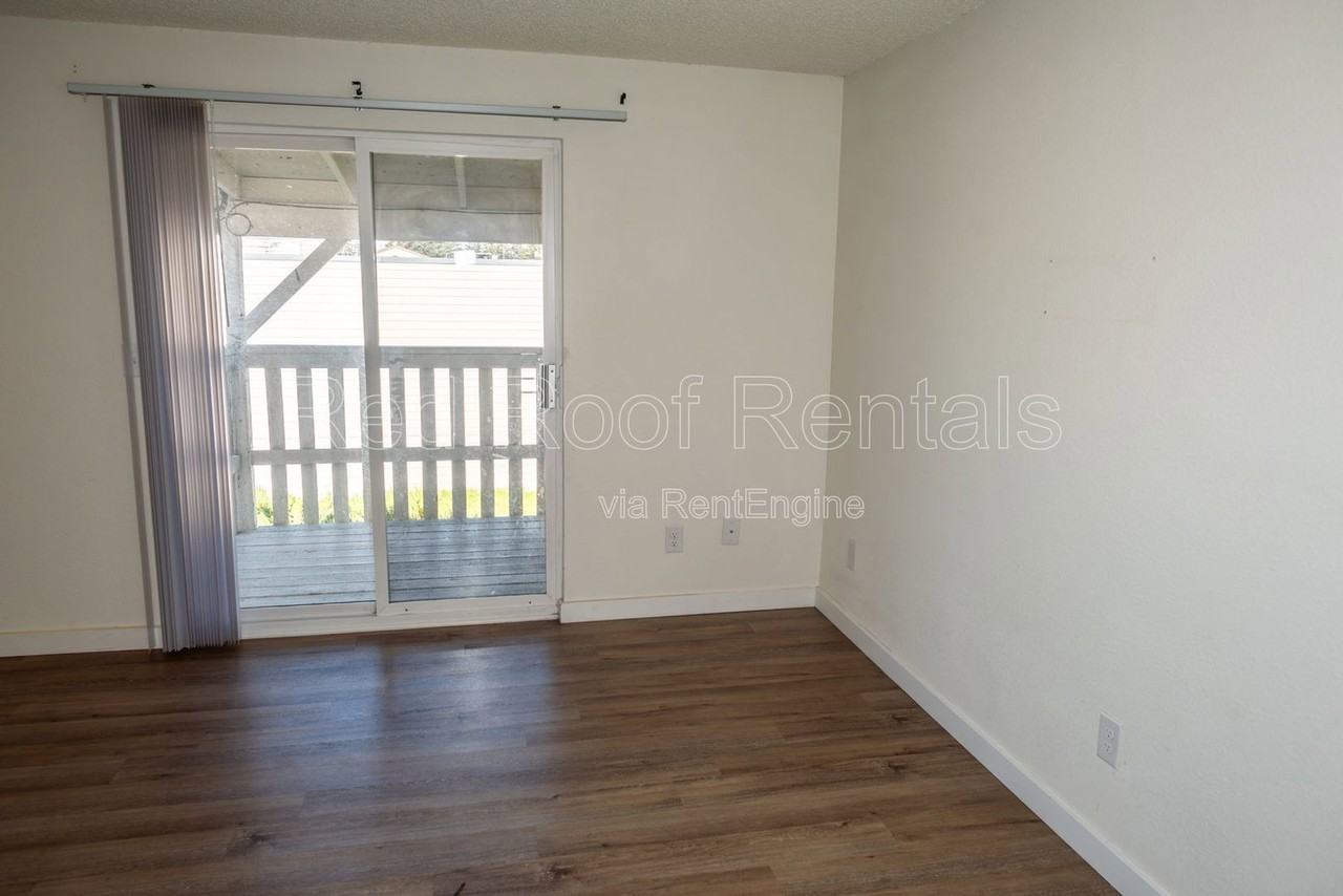 3411 92nd St S #17 - Photo 4 of 17