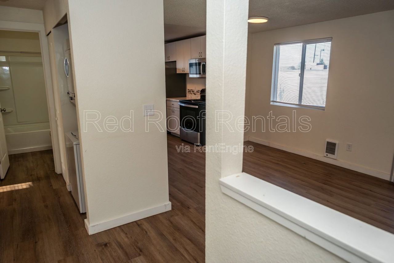 3411 92nd St S #17 - Photo 5 of 17