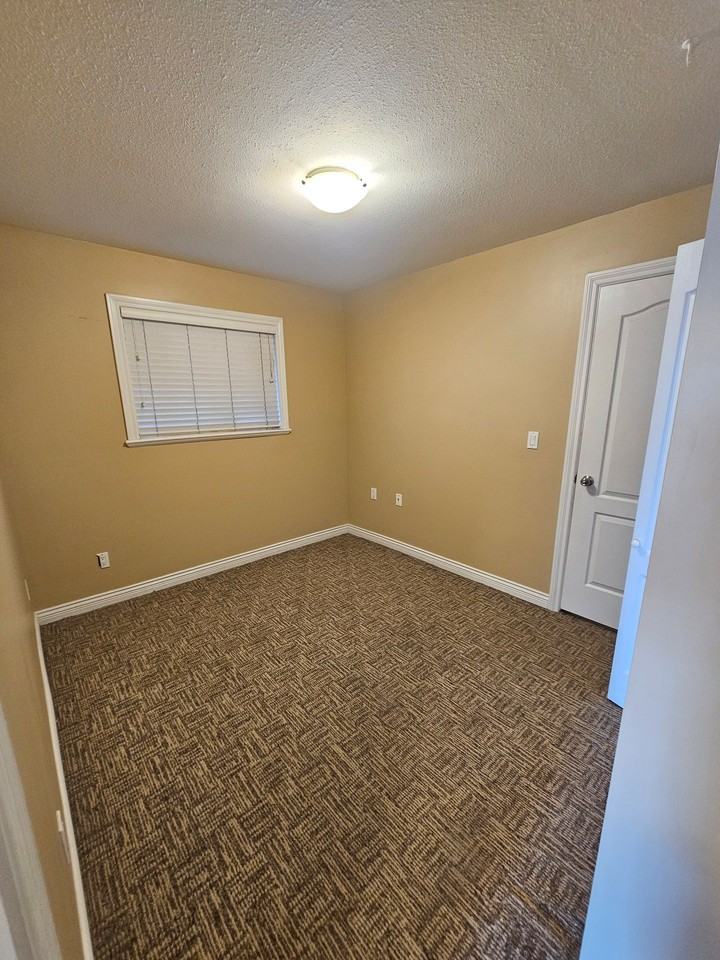 320 East 63rd Avenue - Photo 5 of 8