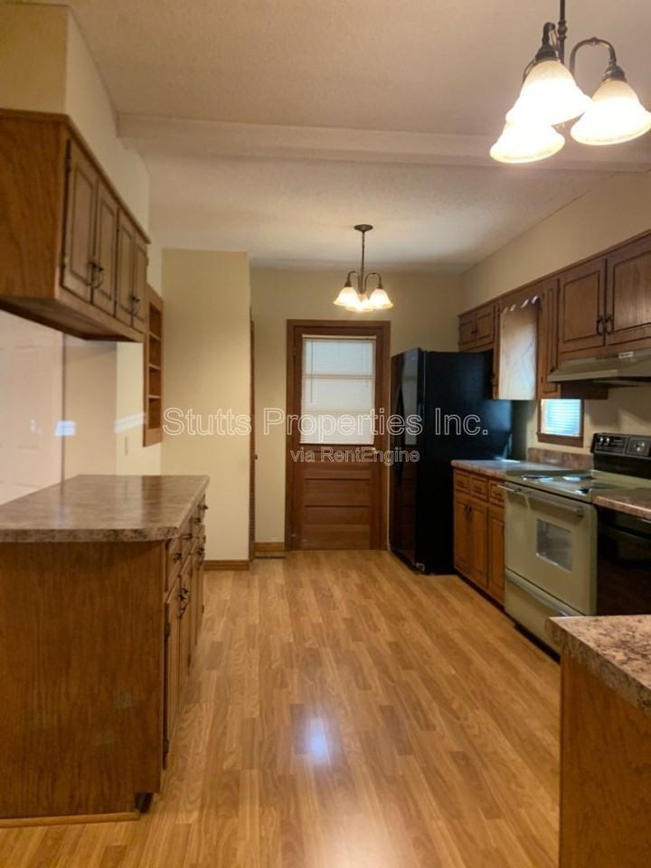 705 Courtland Ave - Photo 3 of 10