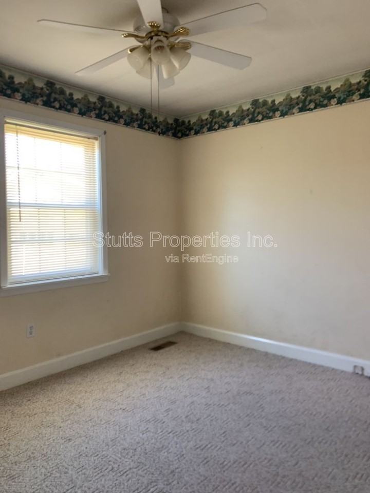 705 Courtland Ave - Photo 6 of 10