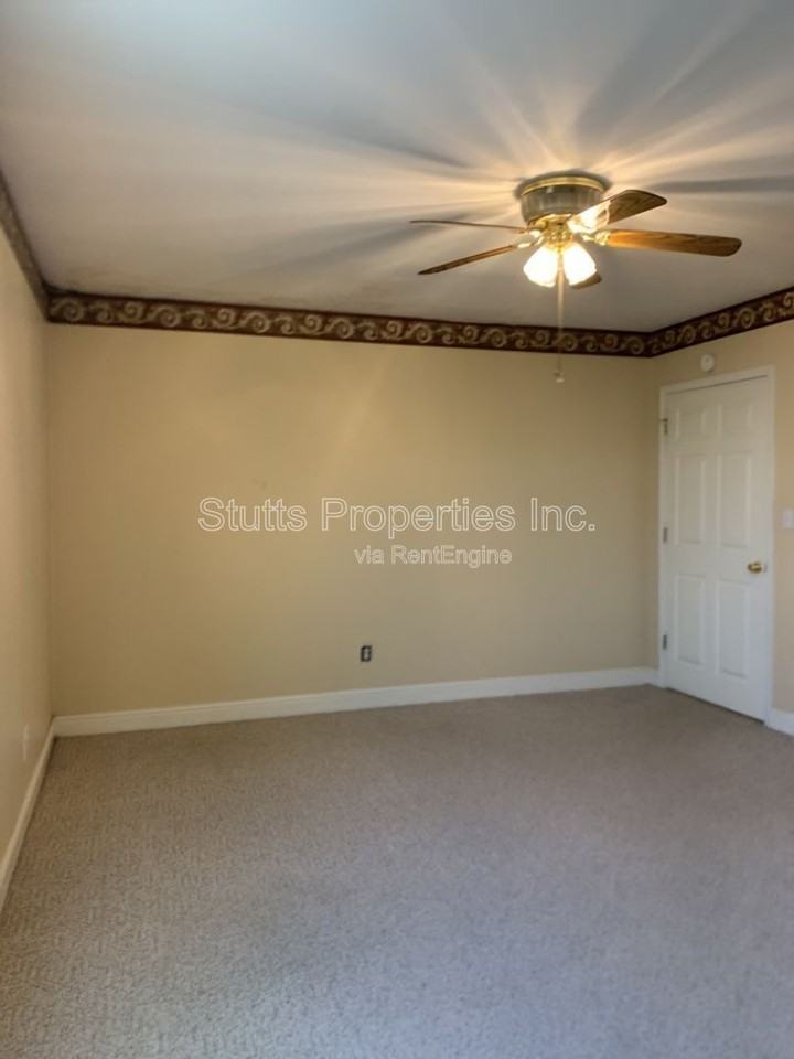 705 Courtland Ave - Photo 7 of 10