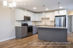 featured image of 88 Aquitania Cir W #1