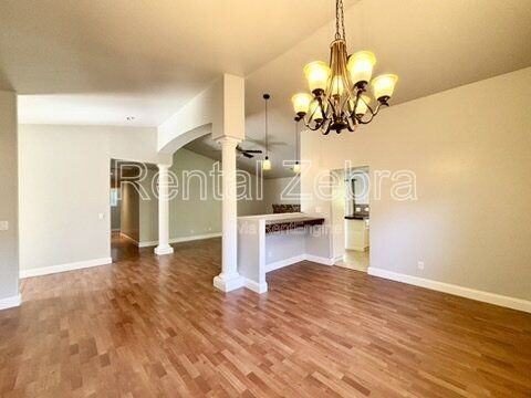 1445 Cameron Ln - Photo 6 of 25
