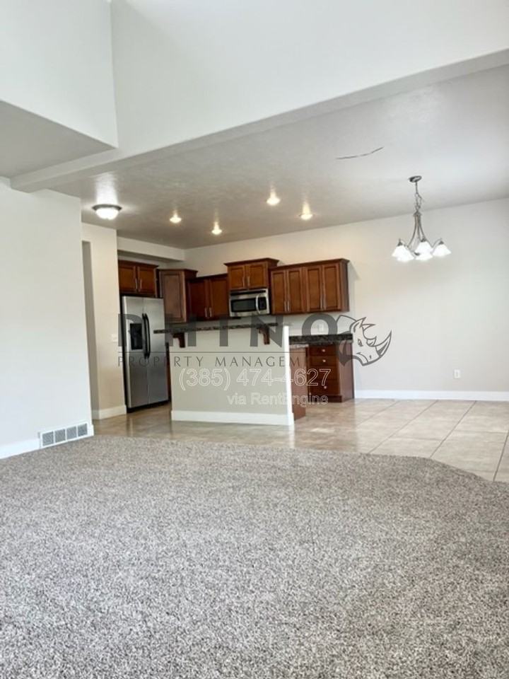 8974 S Quarry Stone Way - Photo 5 of 22