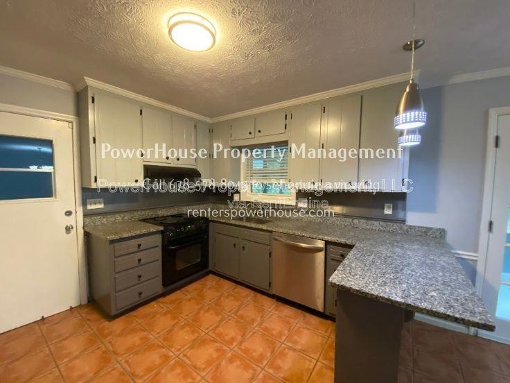 4453 Old Mabry Pl Ne - Photo 2 of 39