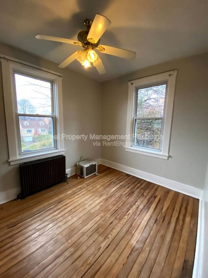 318 Kaercher St - Photo 7 of 12