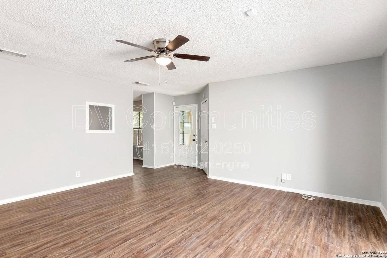 9211 De Frene - Photo 2 of 13