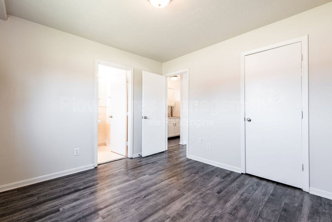 3205 Twin Oak Ln #10 - Photo 7 of 18