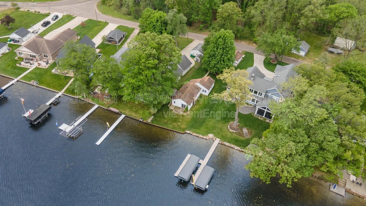 9107 W End Dr - Photo 3 of 25