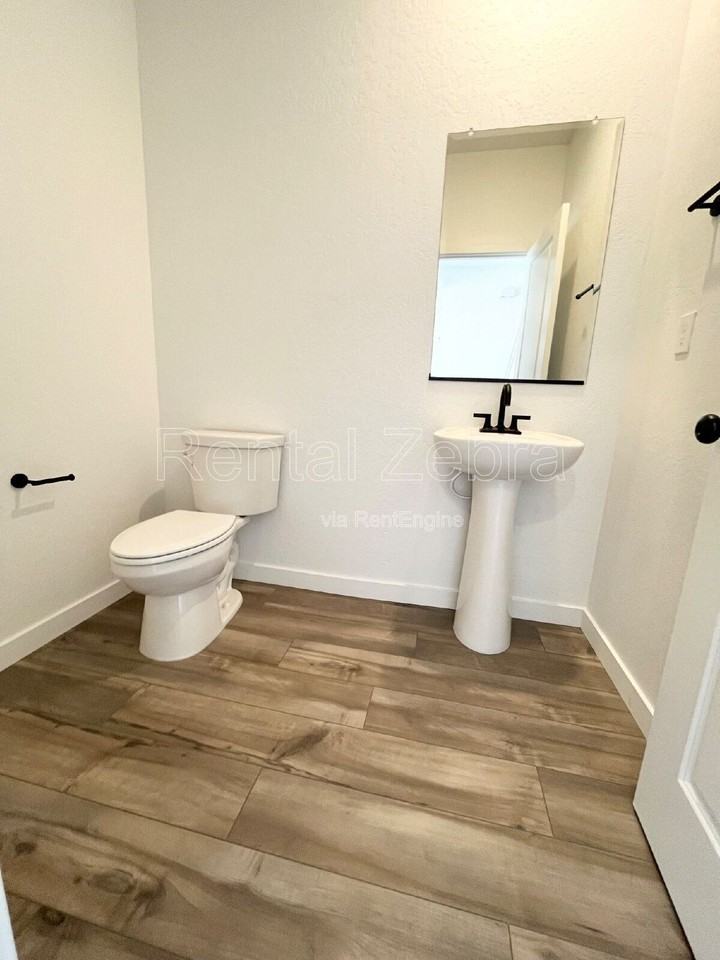 4614 Jema Way - Photo 4 of 21