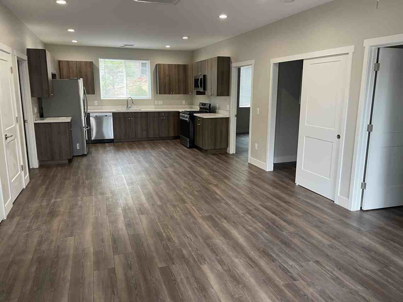 18 S Pinegrove Rd #2 - Photo 2 of 7