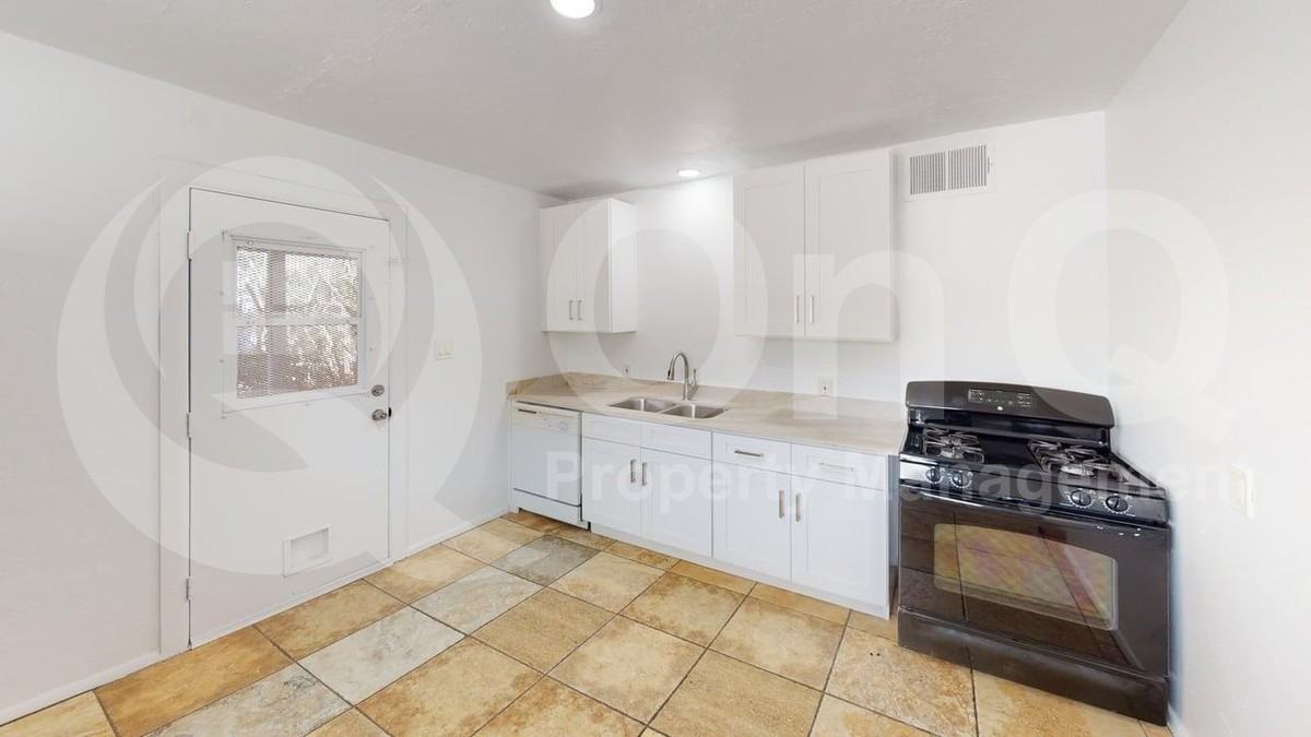 9803 N 7th Ave - Photo 2 of 14