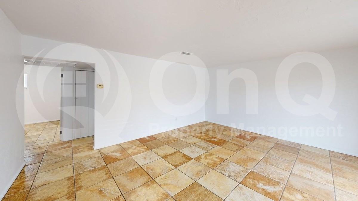 9803 N 7th Ave - Photo 5 of 14