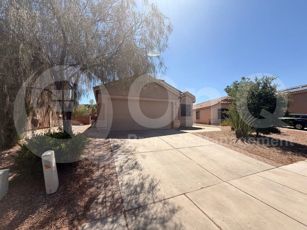 8753 N Moonfire Dr - Photo 2 of 43