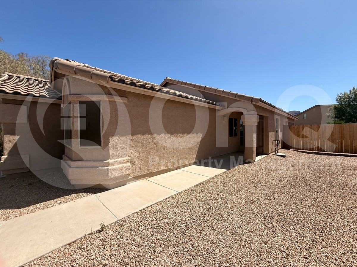 8753 N Moonfire Dr - Photo 4 of 43