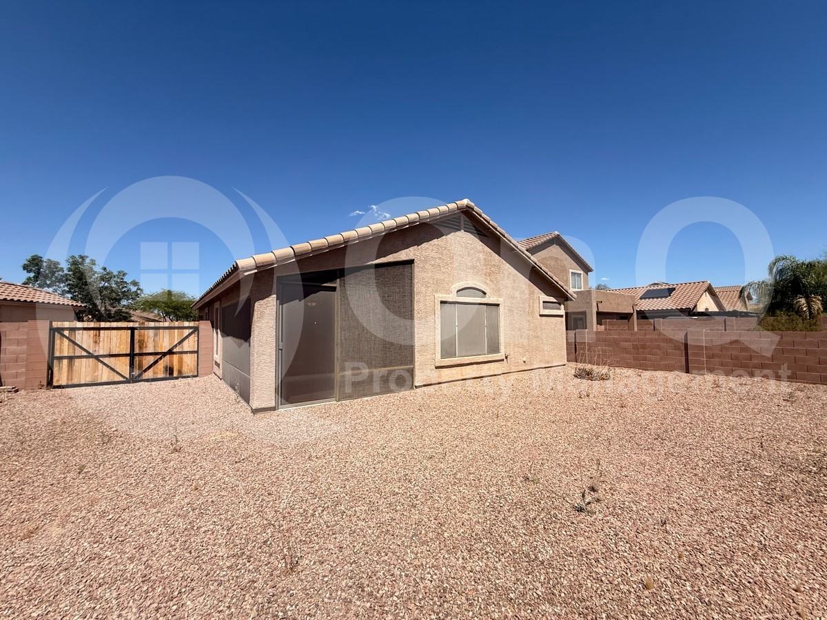 8753 N Moonfire Dr - Photo 7 of 43