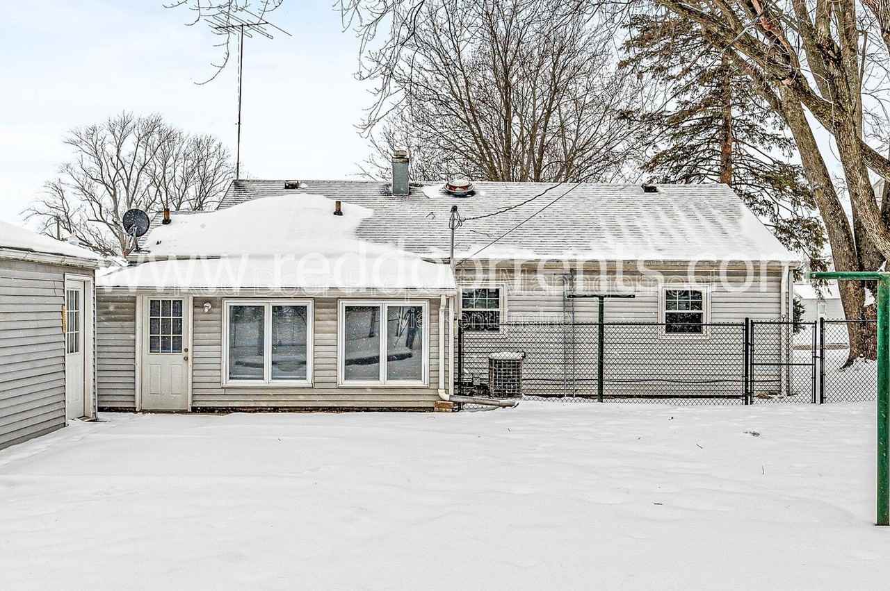 424 S Main St - Photo 3 of 27