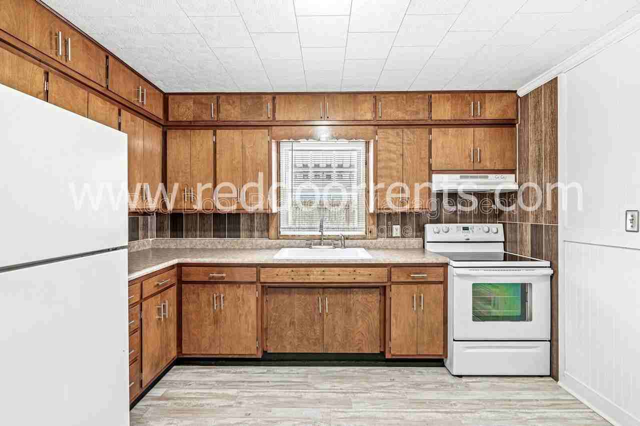 424 S Main St - Photo 5 of 27