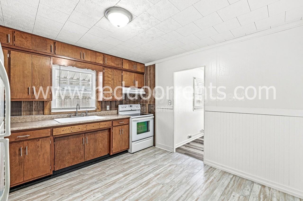 424 S Main St - Photo 6 of 27