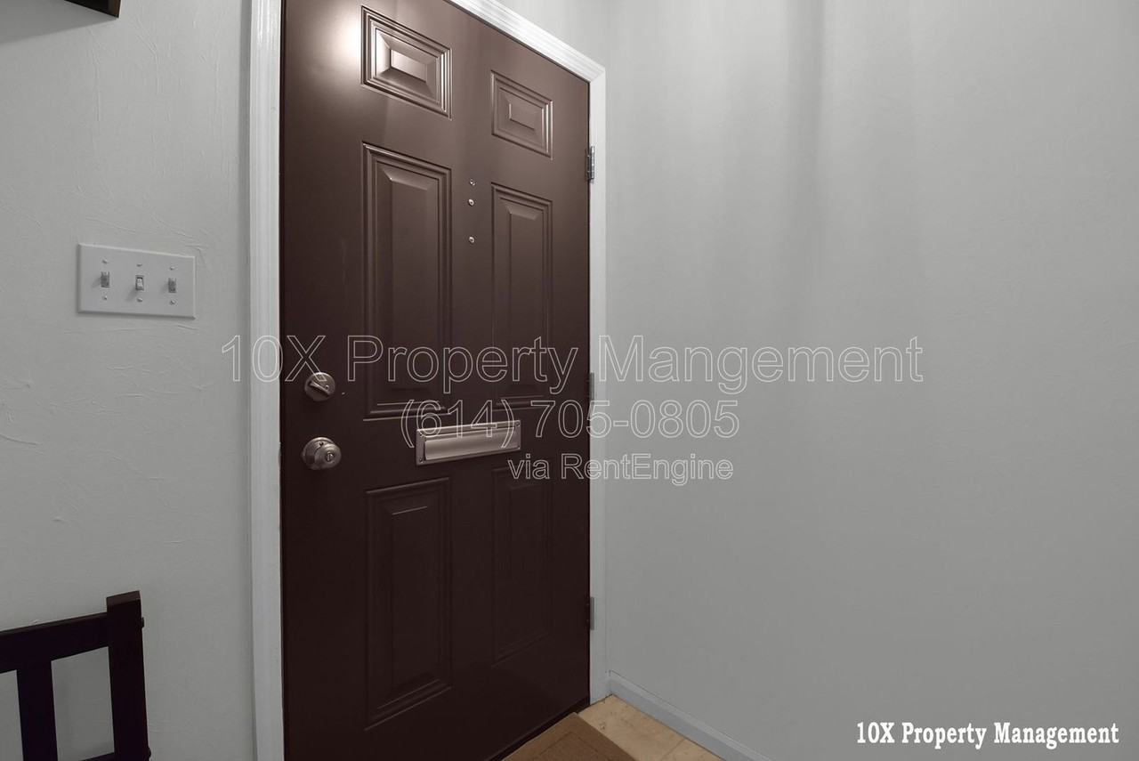 911 Manor Ln #C - Photo 7 of 25