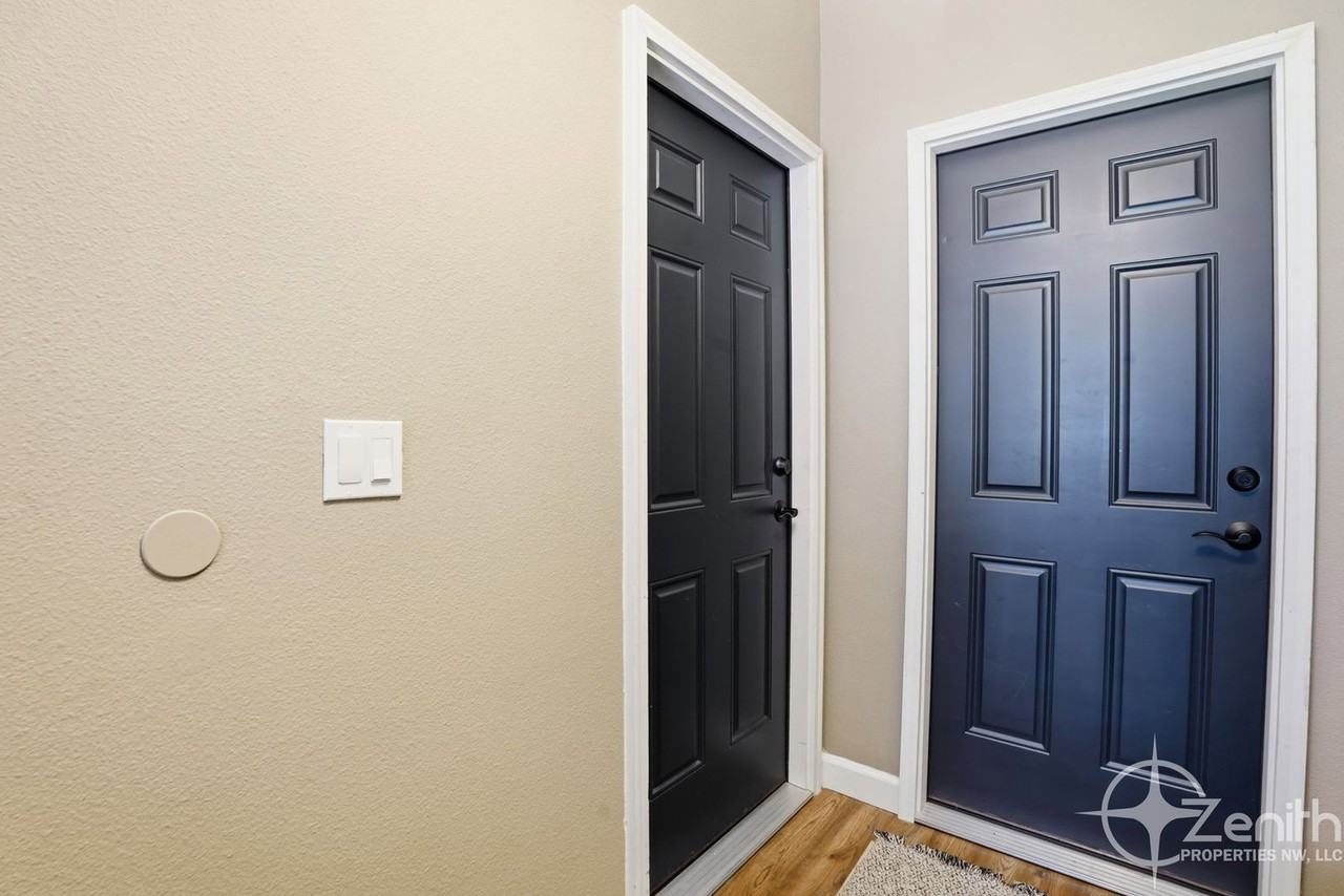 13902 Ne Piper Rd #B - Photo 3 of 18