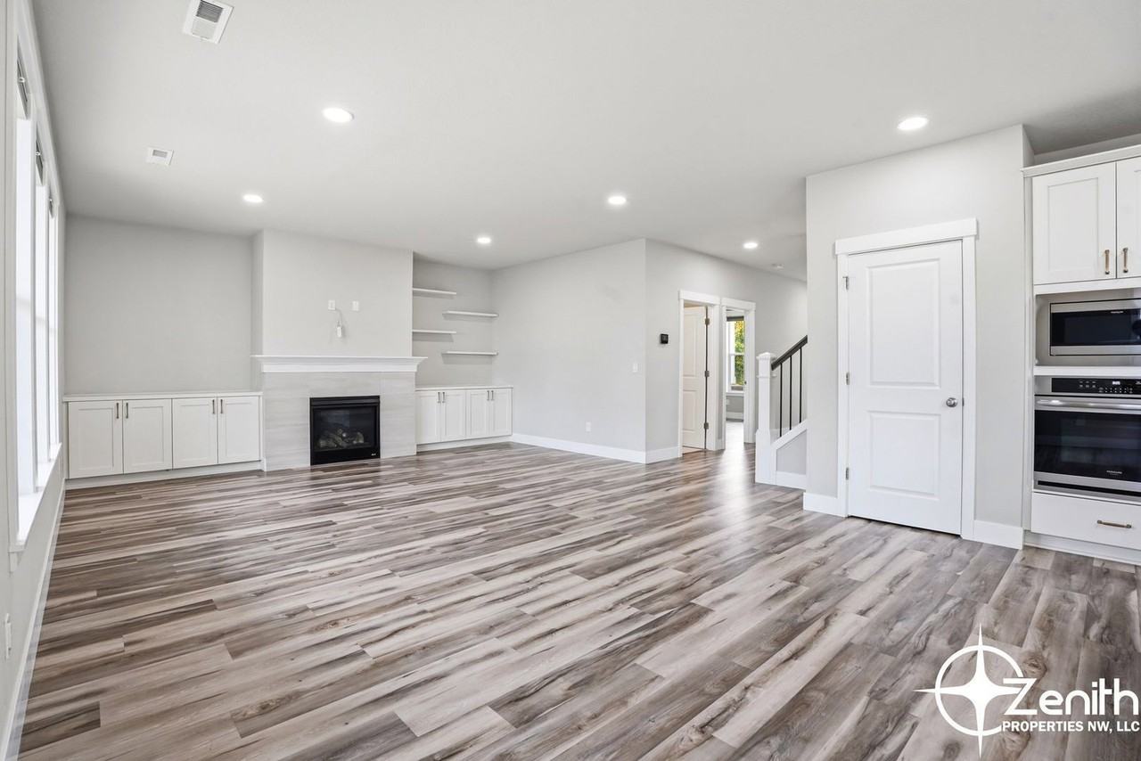 8524 N 1st St - Photo 5 of 46